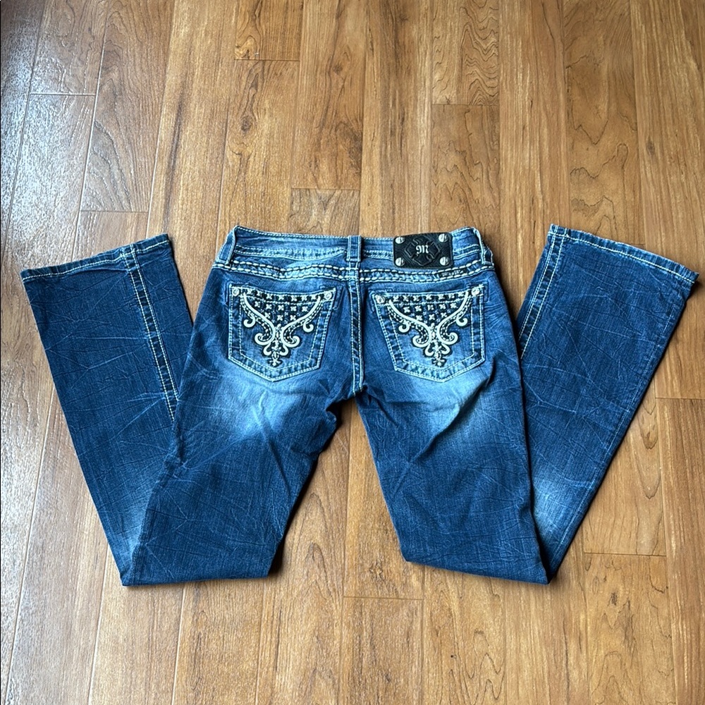Miss Me Signature Women's Boot Cut Jeans with Embellished Pockets size 26